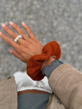 SOLANA SCRUNCHIE