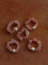 ROSAMORE RING – Rosenquarz-Ring mit Süßwasserperle